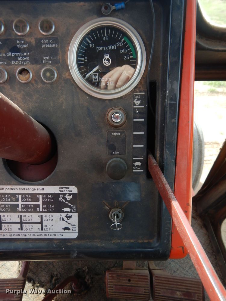 image for item GK9123 1975 Allis Chalmers AC7060 tractor