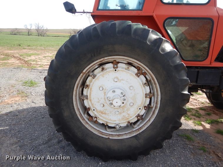 image for item GK9123 1975 Allis Chalmers AC7060 tractor