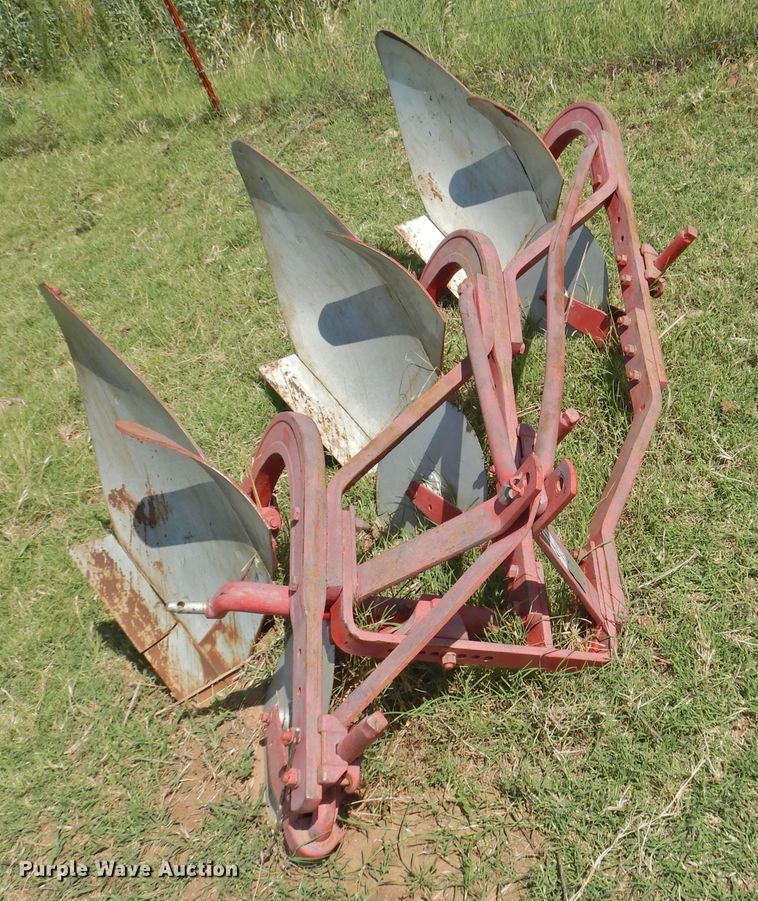 image for item GN9957 Massey-Ferguson 72 three bottom plow