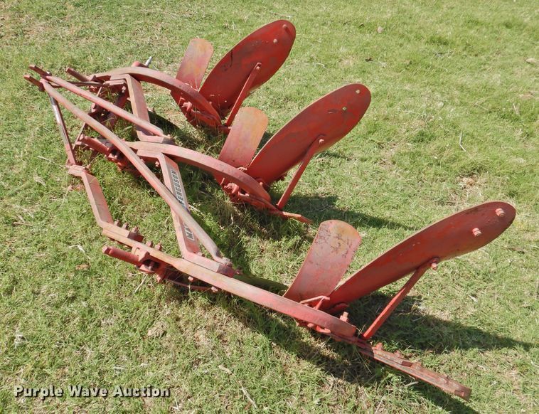 image for item GN9957 Massey-Ferguson 72 three bottom plow