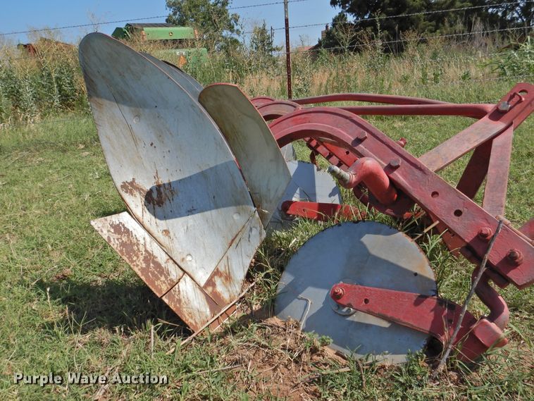 image for item GN9957 Massey-Ferguson 72 three bottom plow