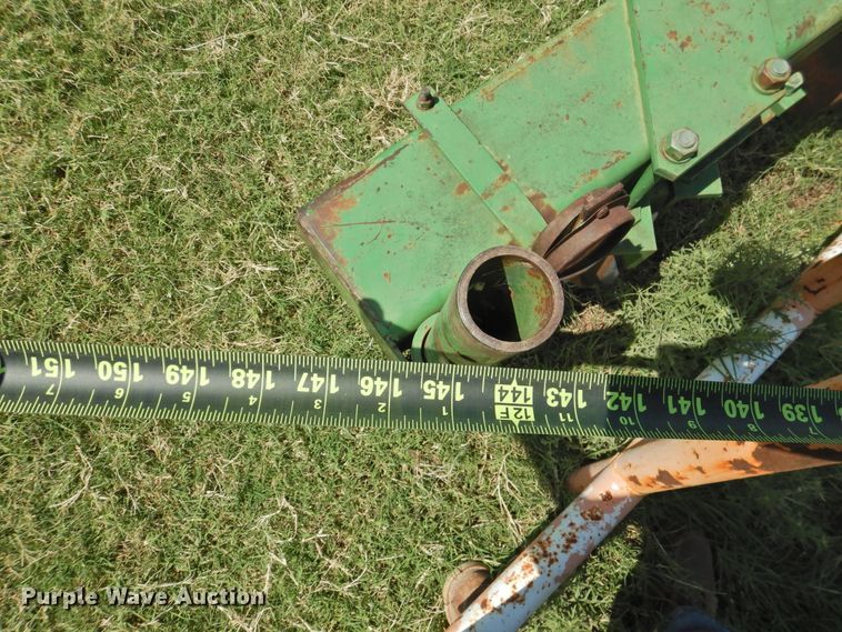 image for item GN9961 John Deere E0090 V-ripper