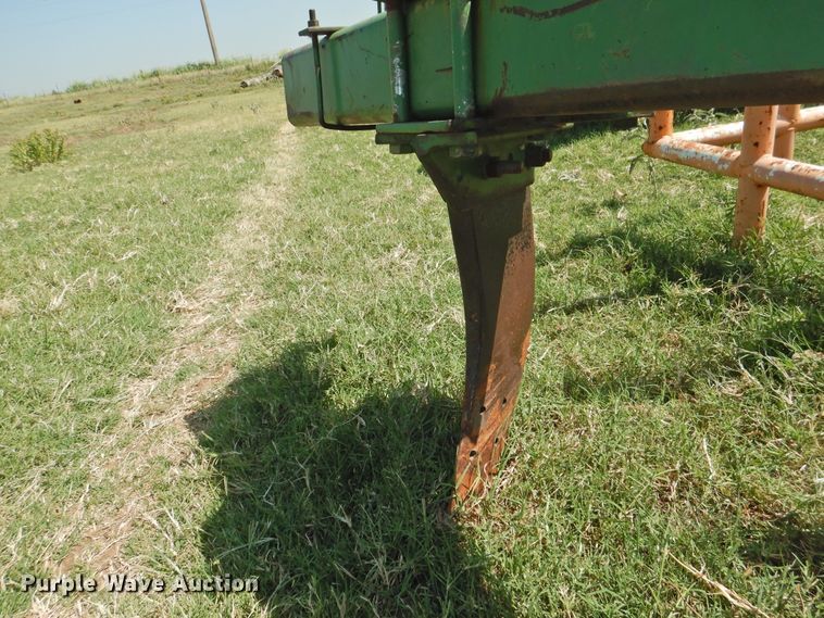 image for item GN9961 John Deere E0090 V-ripper