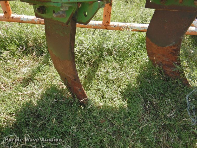 image for item GN9961 John Deere E0090 V-ripper