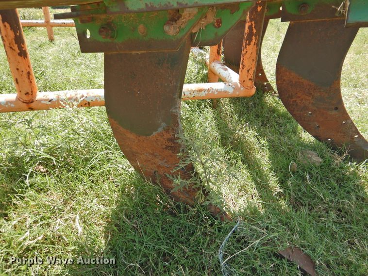 image for item GN9961 John Deere E0090 V-ripper