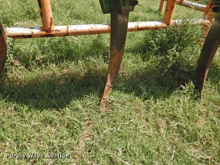 image for item GN9961 John Deere E0090 V-ripper