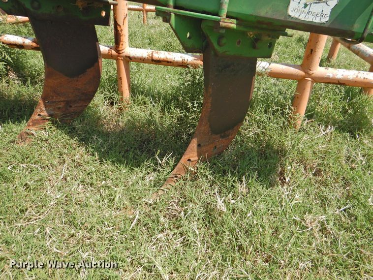 image for item GN9961 John Deere E0090 V-ripper