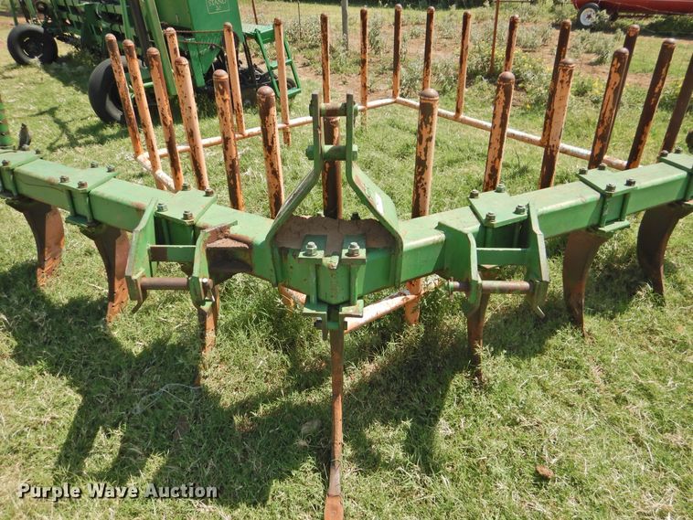 image for item GN9961 John Deere E0090 V-ripper