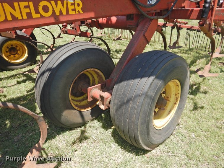 image for item GN9963 1997 Sunflower 6432-27 land finisher