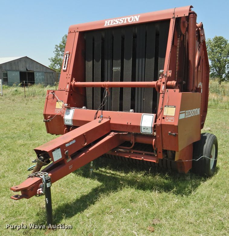 image for item GN9964 1983 Hesston 5580  round baler