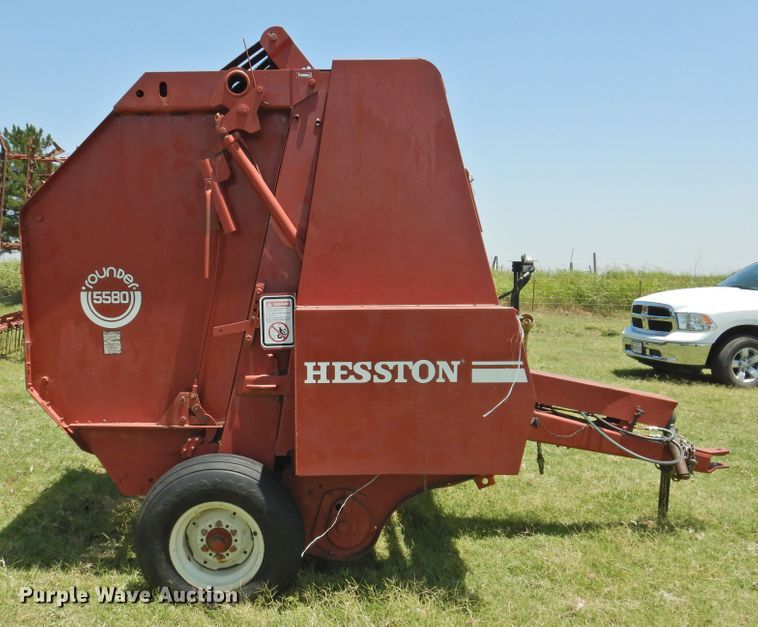 image for item GN9964 1983 Hesston 5580  round baler