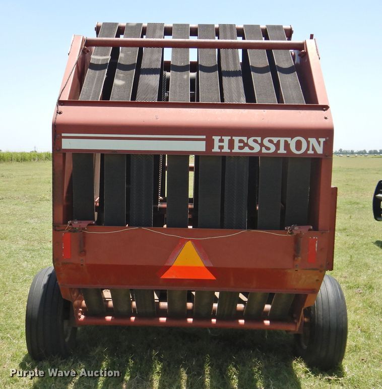 image for item GN9964 1983 Hesston 5580  round baler