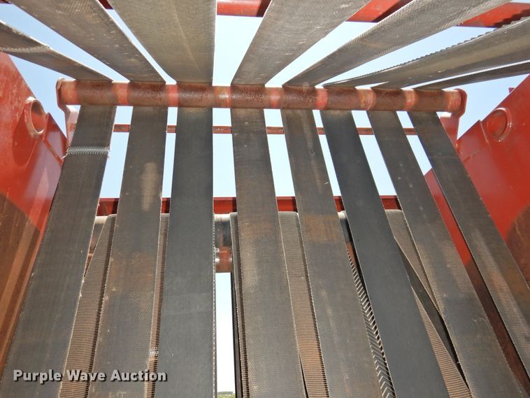 image for item GN9964 1983 Hesston 5580  round baler