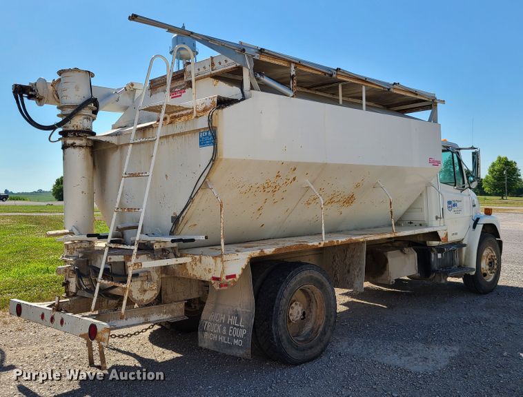 image for item GT9210 1999 Freightliner FL70  feed delivery truck