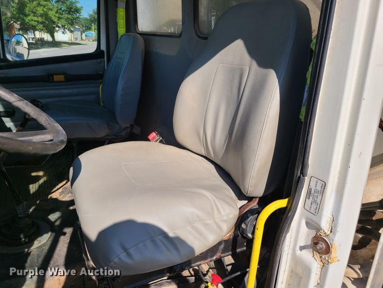 image for item GT9210 1999 Freightliner FL70  feed delivery truck