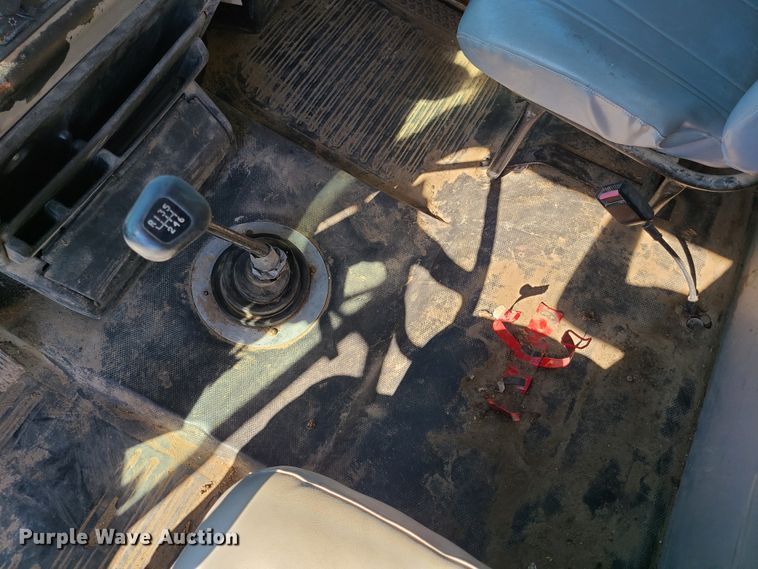 image for item GT9210 1999 Freightliner FL70  feed delivery truck