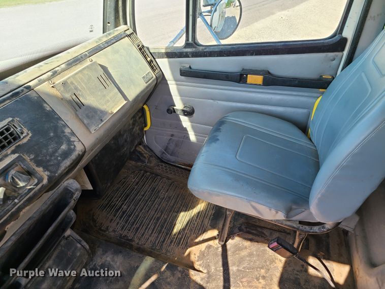 image for item GT9210 1999 Freightliner FL70  feed delivery truck