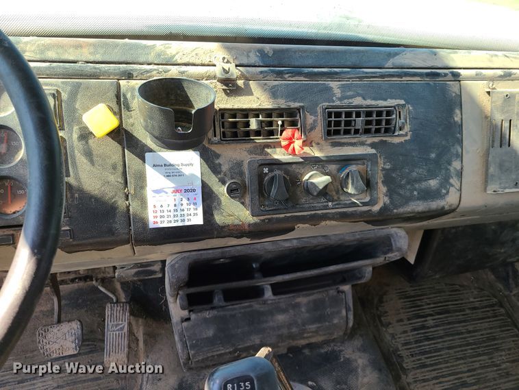 image for item GT9210 1999 Freightliner FL70  feed delivery truck