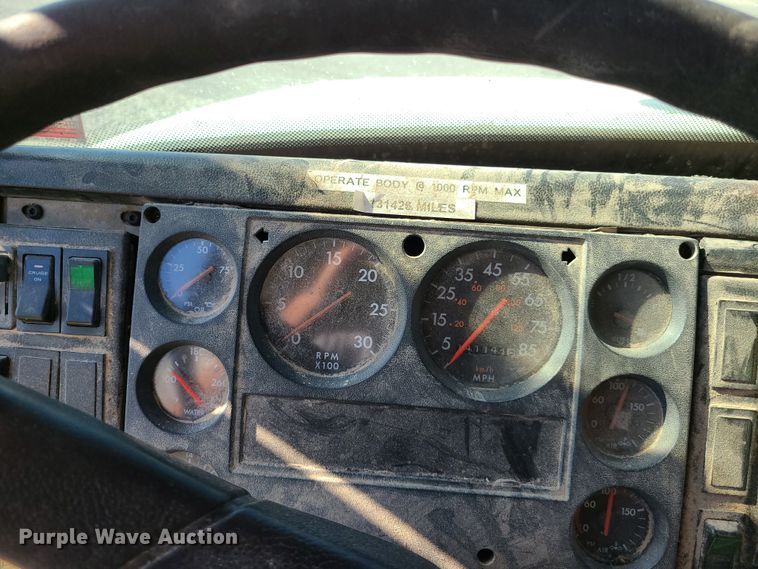 image for item GT9210 1999 Freightliner FL70  feed delivery truck