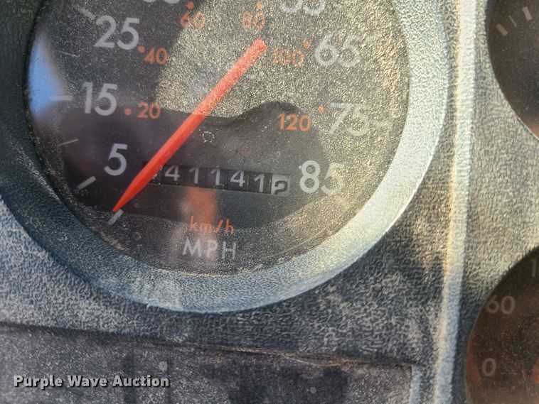 image for item GT9210 1999 Freightliner FL70  feed delivery truck