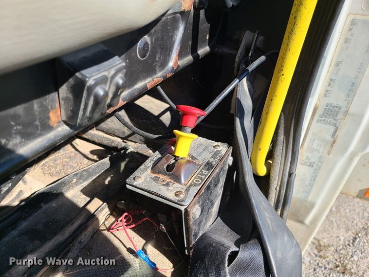 image for item GT9210 1999 Freightliner FL70  feed delivery truck