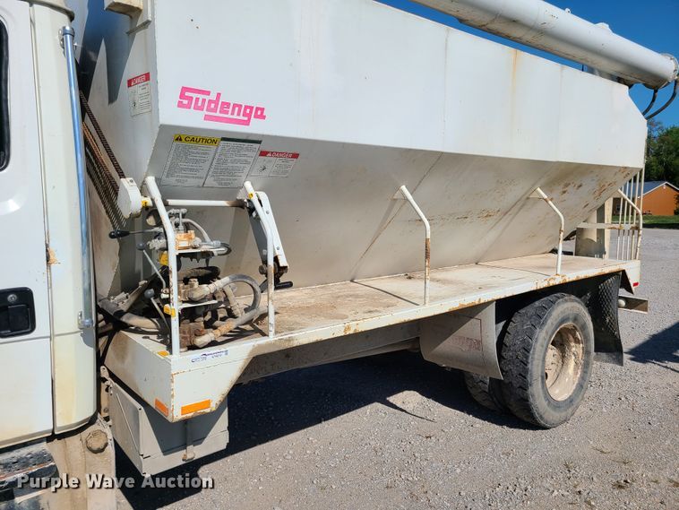 image for item GT9210 1999 Freightliner FL70  feed delivery truck