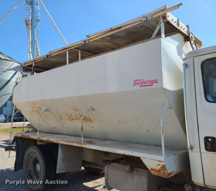 image for item GT9210 1999 Freightliner FL70  feed delivery truck