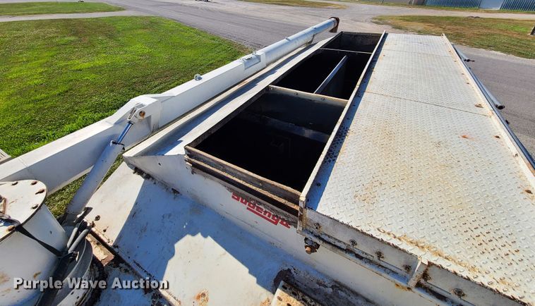 image for item GT9210 1999 Freightliner FL70  feed delivery truck