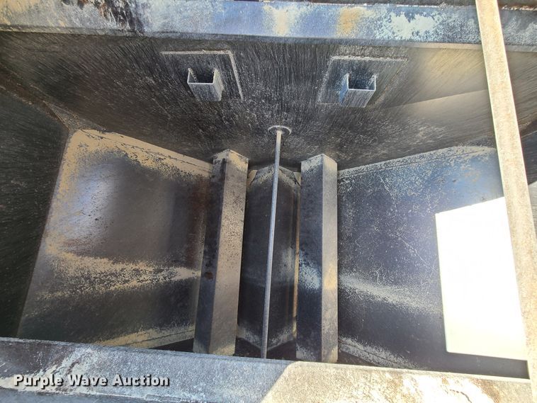 image for item GT9210 1999 Freightliner FL70  feed delivery truck