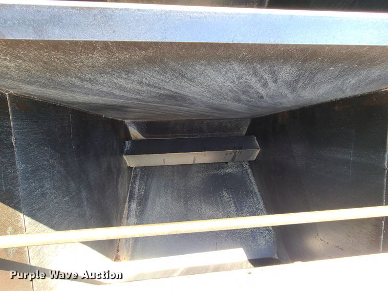 image for item GT9210 1999 Freightliner FL70  feed delivery truck