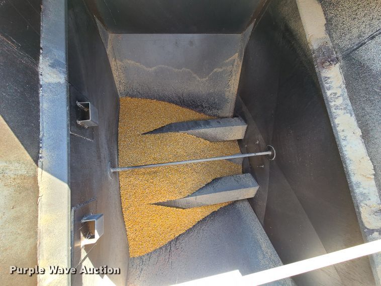 image for item GT9210 1999 Freightliner FL70  feed delivery truck