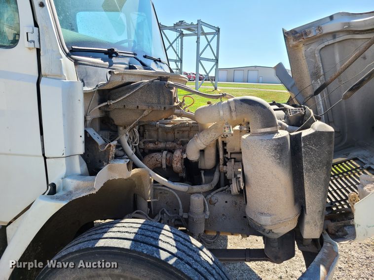 image for item GT9210 1999 Freightliner FL70  feed delivery truck