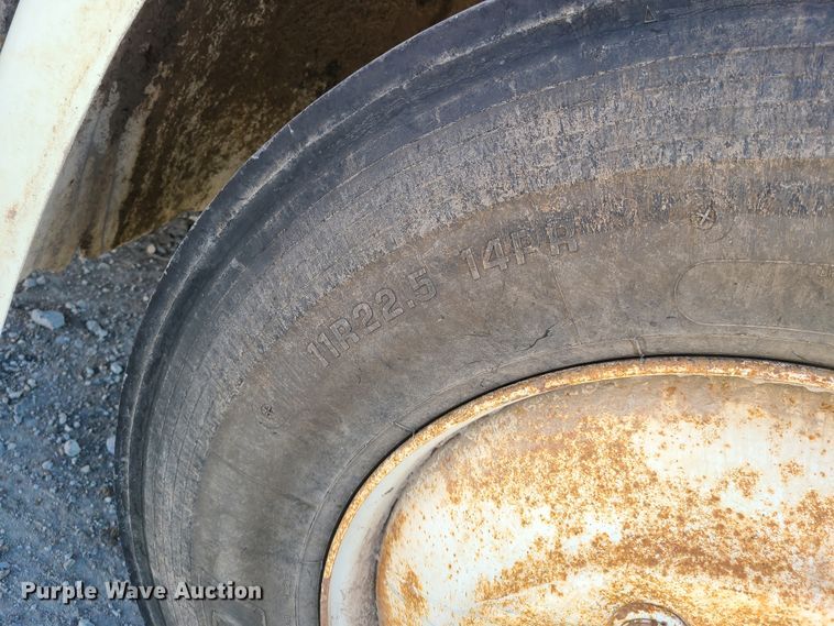 image for item GT9210 1999 Freightliner FL70  feed delivery truck