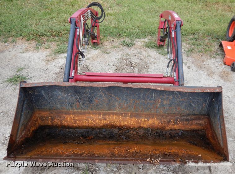 image for item GT9340 Mahindra Max 26L loader