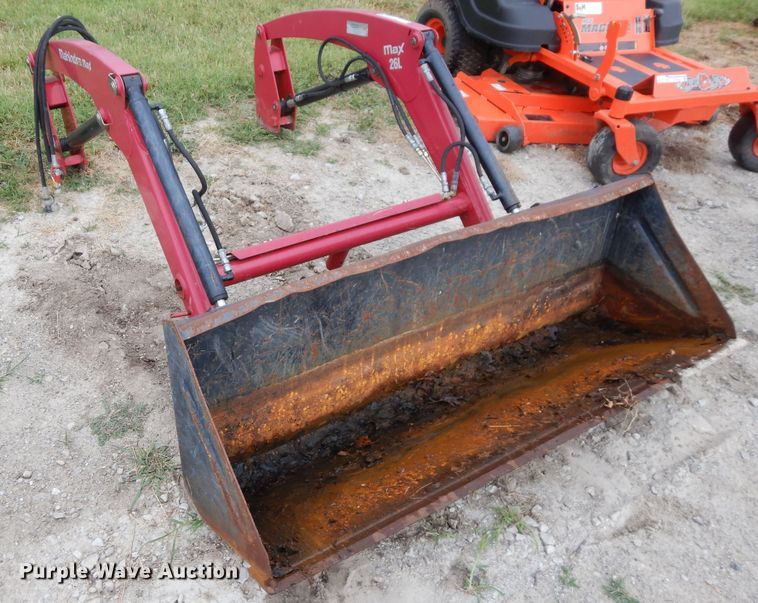 image for item GT9340 Mahindra Max 26L loader