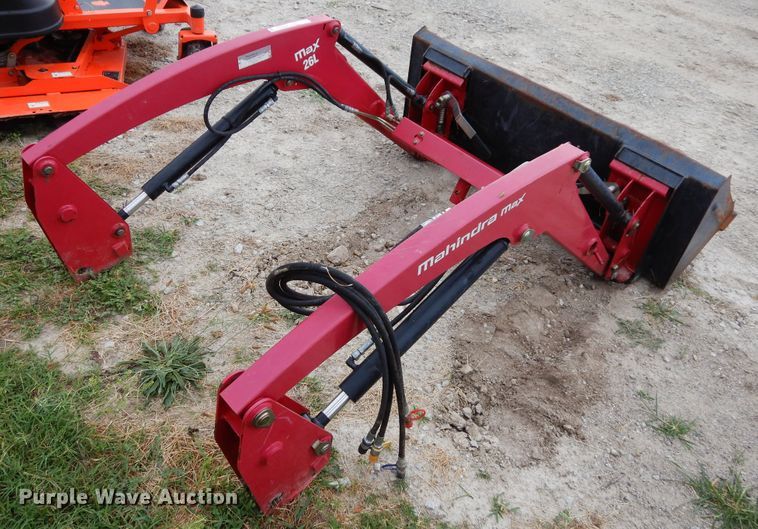 image for item GT9340 Mahindra Max 26L loader