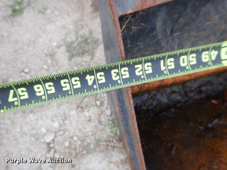 image for item GT9340 Mahindra Max 26L loader