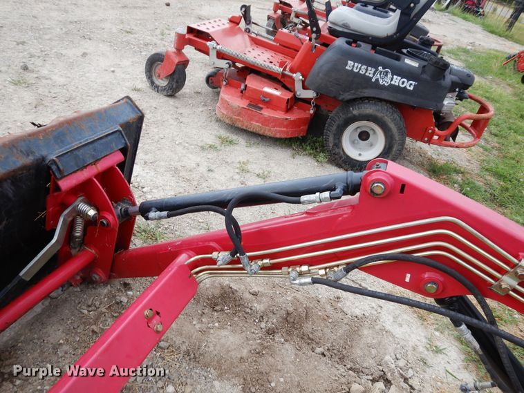 image for item GT9340 Mahindra Max 26L loader