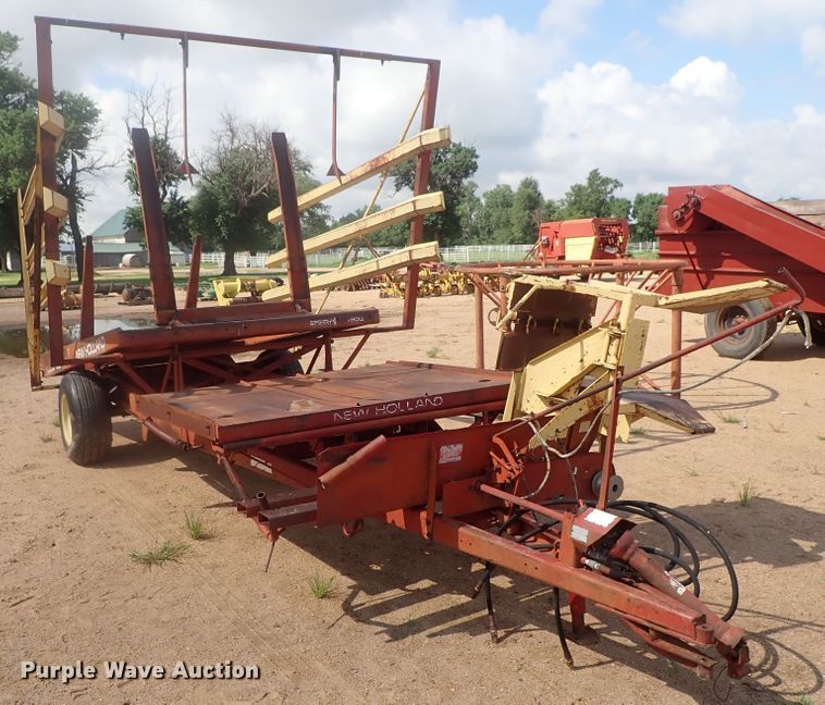 image for item GV9509 New Holland Stackliner 1002 bale stacker