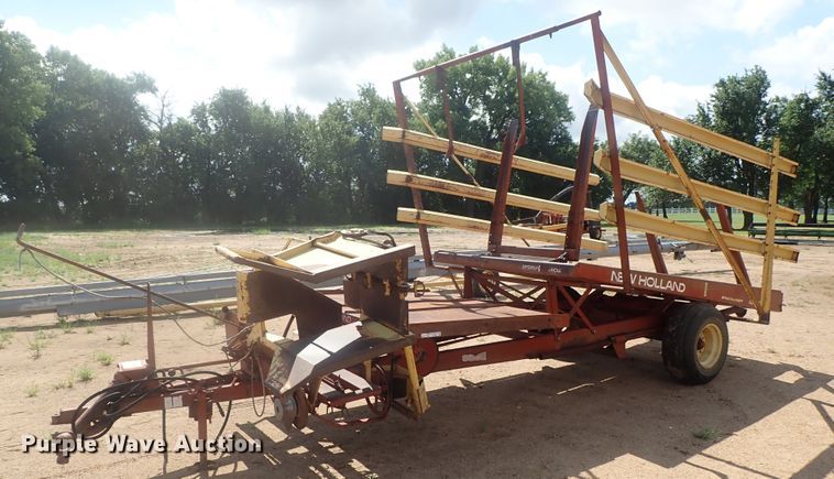 image for item GV9509 New Holland Stackliner 1002 bale stacker