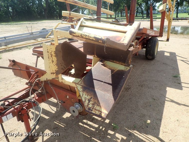 image for item GV9509 New Holland Stackliner 1002 bale stacker