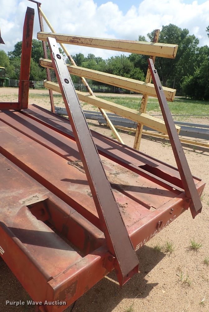 image for item GV9509 New Holland Stackliner 1002 bale stacker