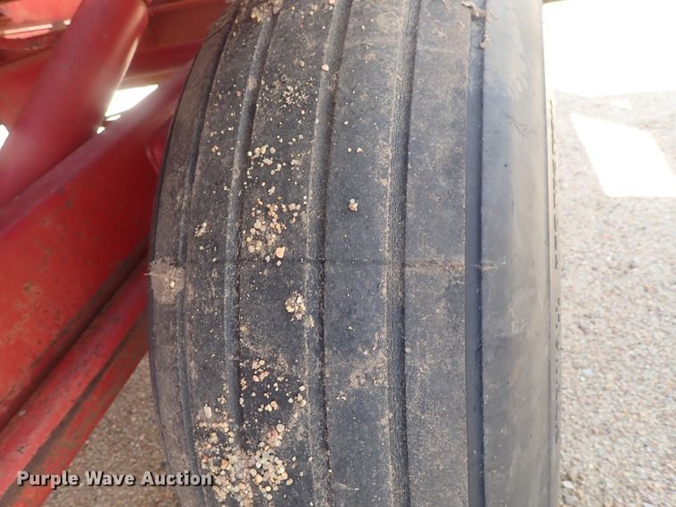 image for item GV9509 New Holland Stackliner 1002 bale stacker