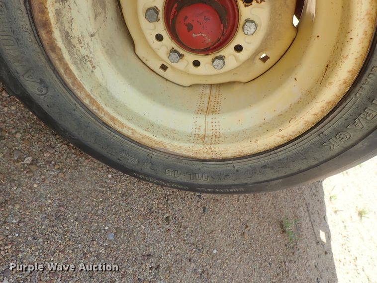 image for item GV9509 New Holland Stackliner 1002 bale stacker