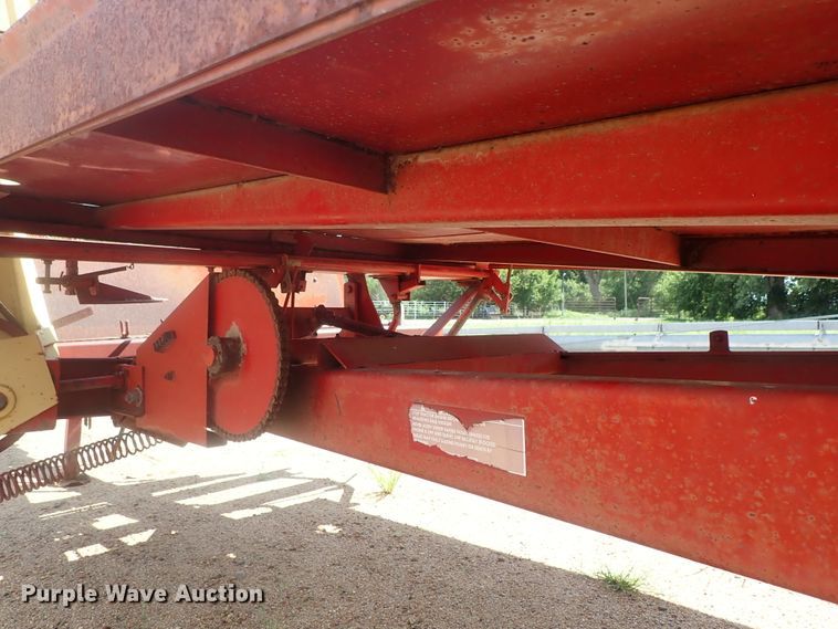 image for item GV9509 New Holland Stackliner 1002 bale stacker