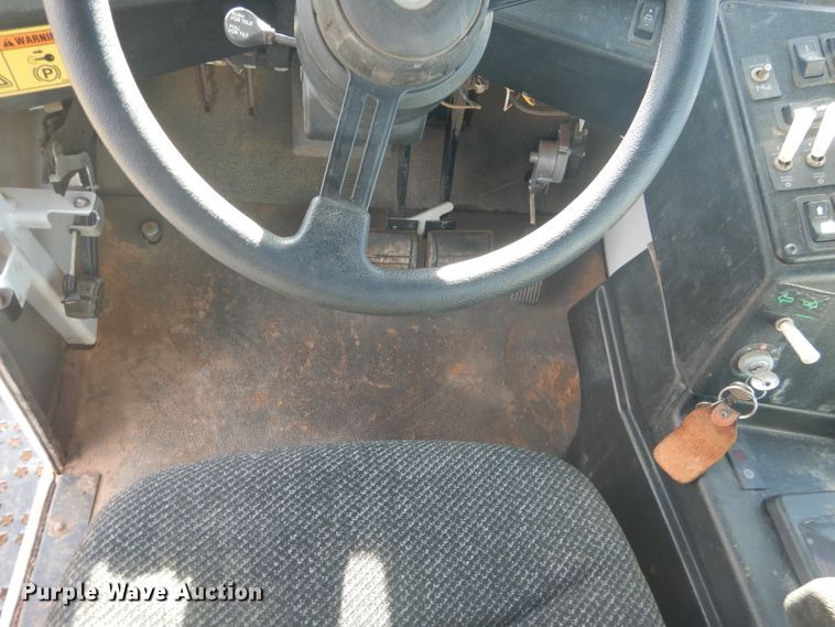 image for item HC9055 2009 AGCO Spra-Coupe 4460 sprayer