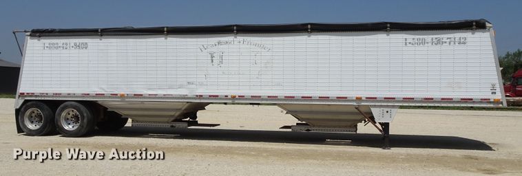 image for item HC9067 2007 Wilson DWH-551C double hopper bottom grain trailer