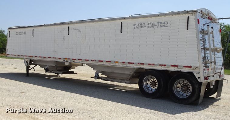 image for item HC9067 2007 Wilson DWH-551C double hopper bottom grain trailer