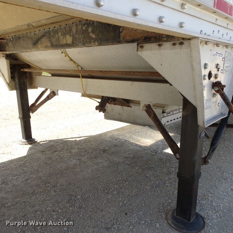 image for item HC9067 2007 Wilson DWH-551C double hopper bottom grain trailer
