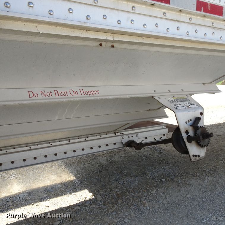 image for item HC9067 2007 Wilson DWH-551C double hopper bottom grain trailer